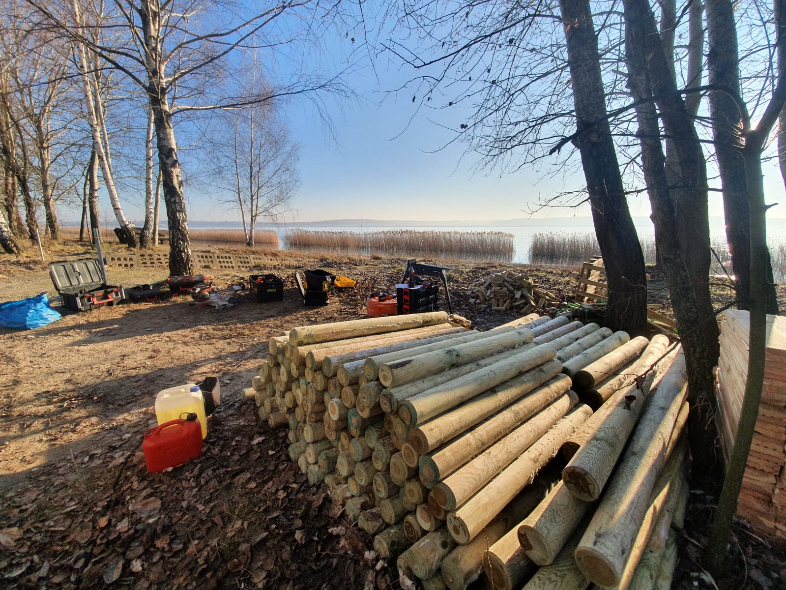 Rozpoczęcie budowy parku linowego nad Jeziorem Tarnobrzeskim.